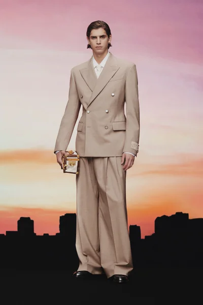 Look 9